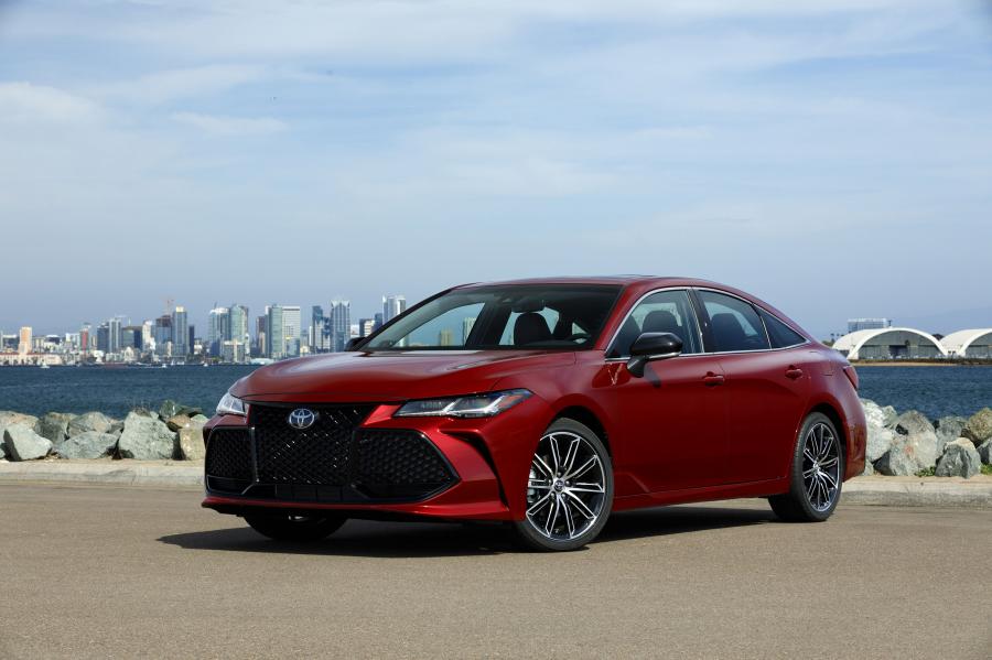  Toyota Avalon Touring 2018 года  (фото 38 из 41)